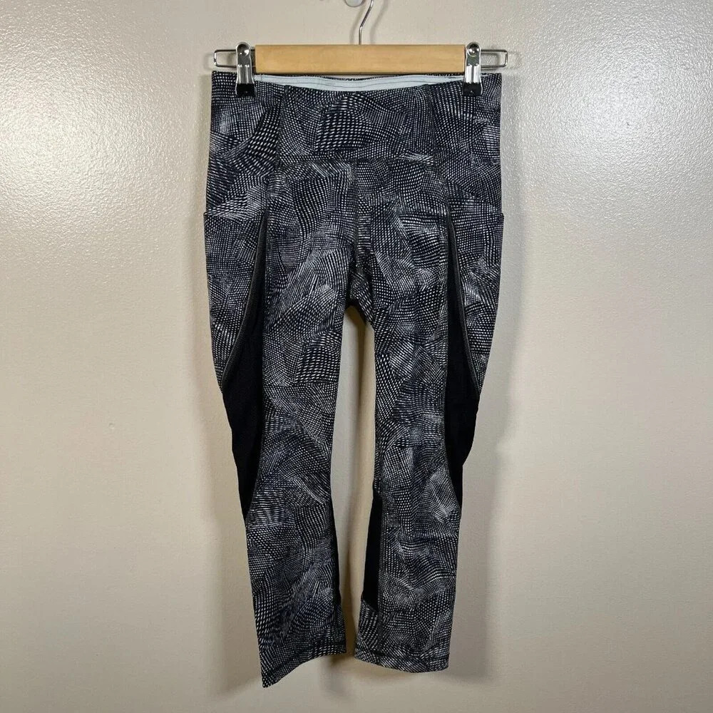 Lululemon Run Off Route Mid Rise Crop 21" Size 4 Velocity Mesh Island Mist Black